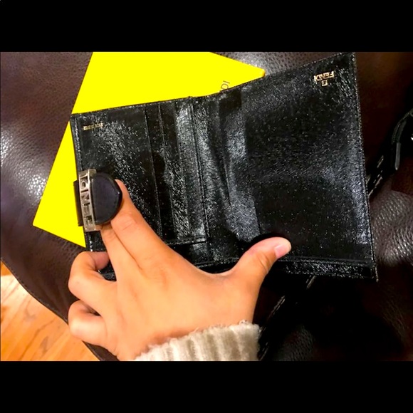 Fendi wallet - Picture 2 of 5